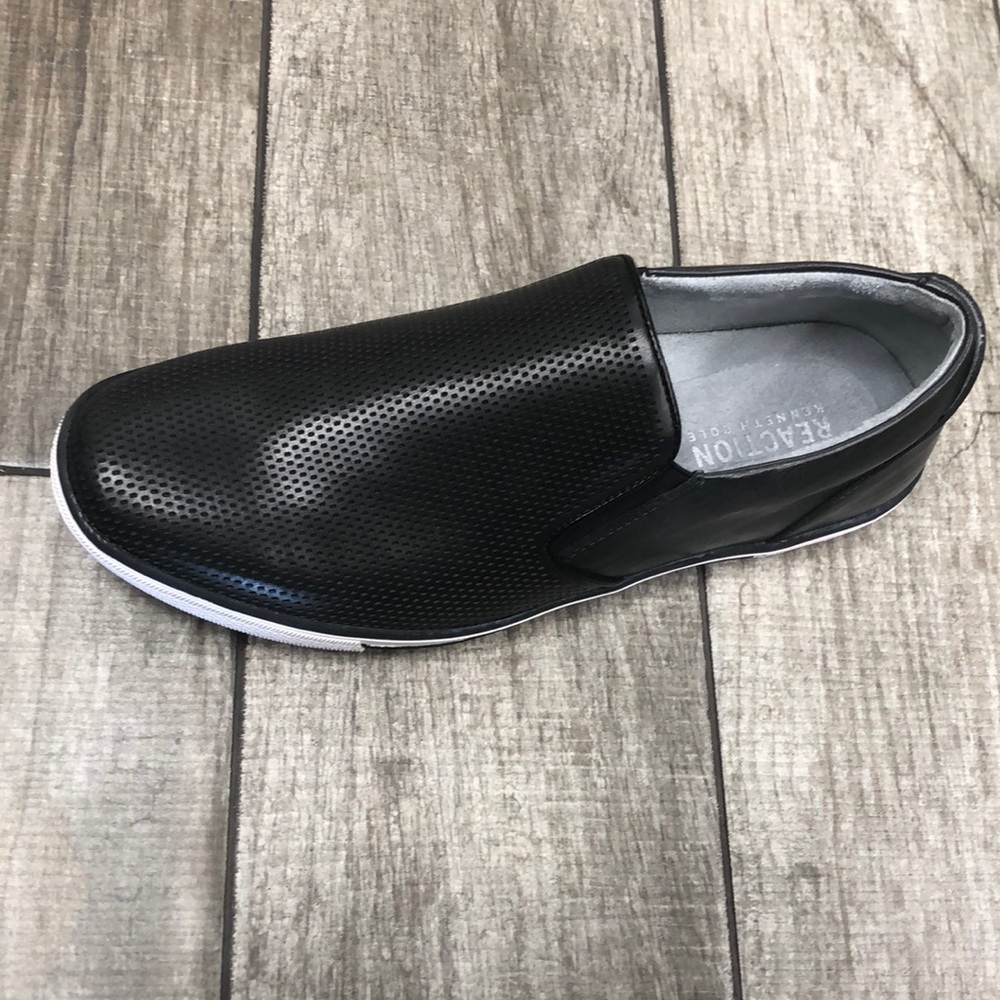 Last One - Kenneth Cole Reaction - Center Slip On - New with box